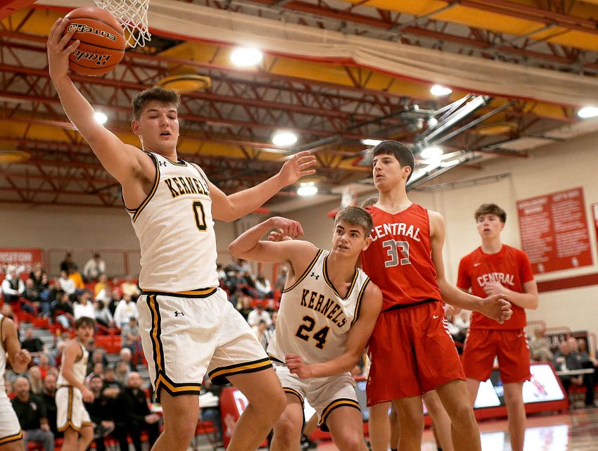 Dec. 21 Boys Basketball Roundup - Colton Smith, Markus Talley pace No. 1 Mitchell past Rapid City Central 